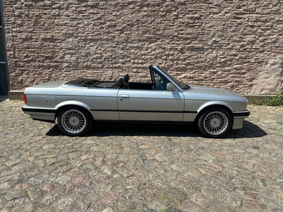 Image 5/29 of BMW 318i (1991)