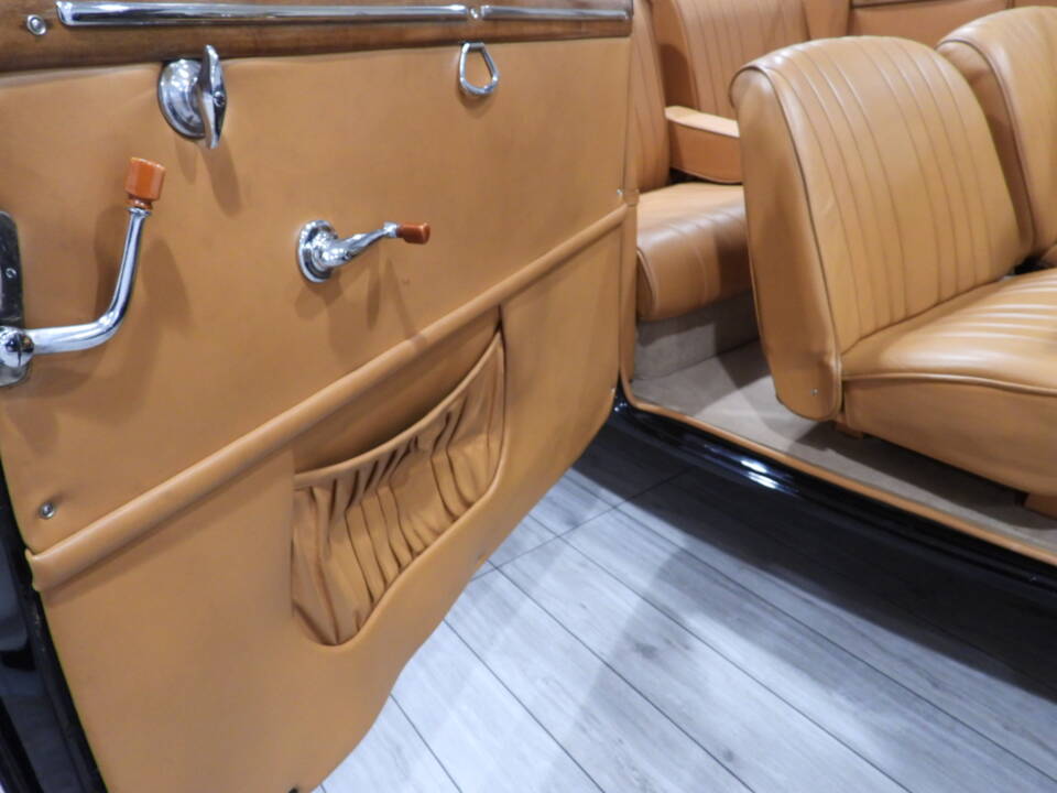 Image 22/51 of Lancia Aprilia (1937)