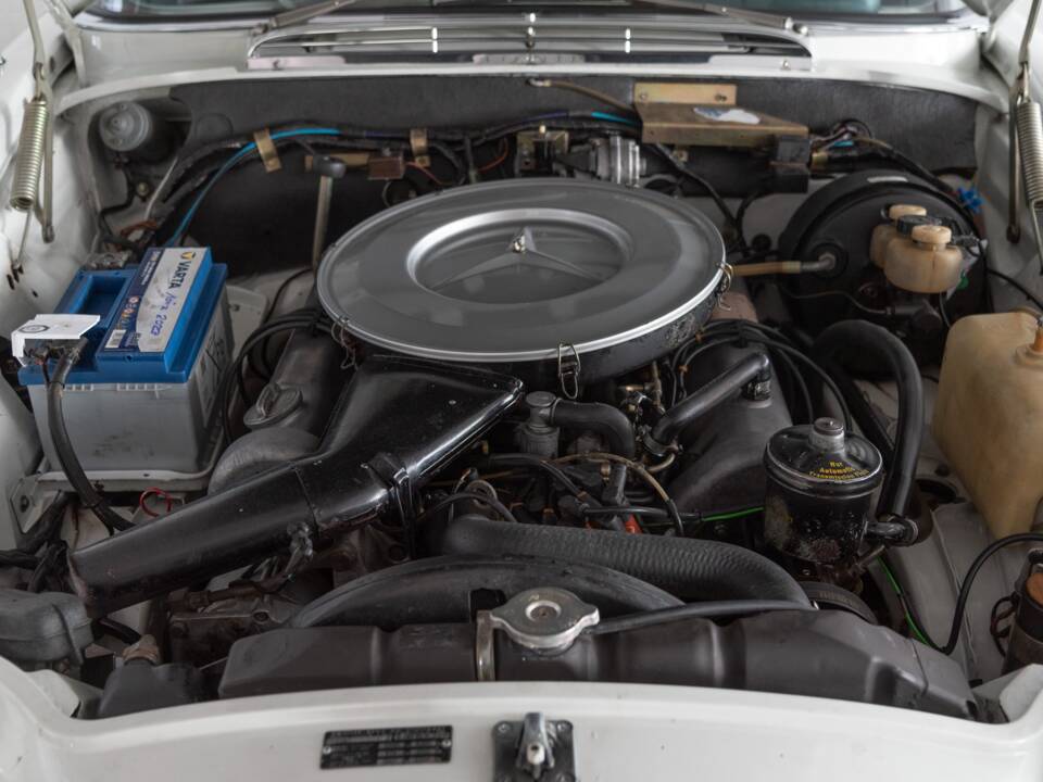 Bild 38/39 von Mercedes-Benz 280 SE 3,5 (1970)