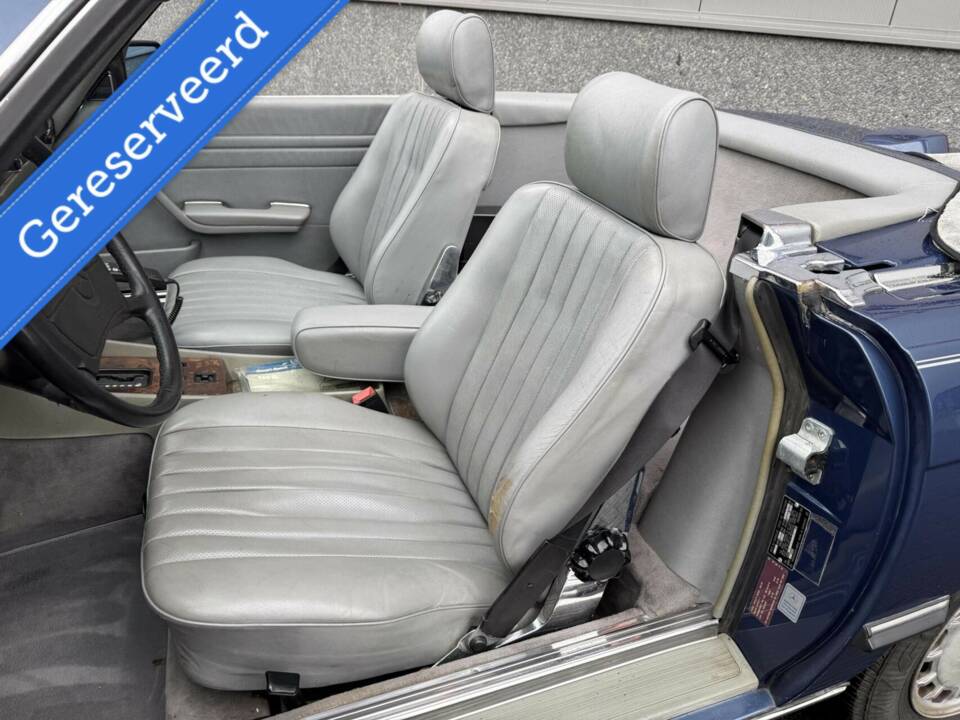 Image 19/46 of Mercedes-Benz 560 SL (1986)