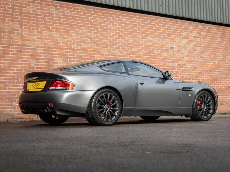 Image 4/30 of Aston Martin V12 Vanquish (2002)