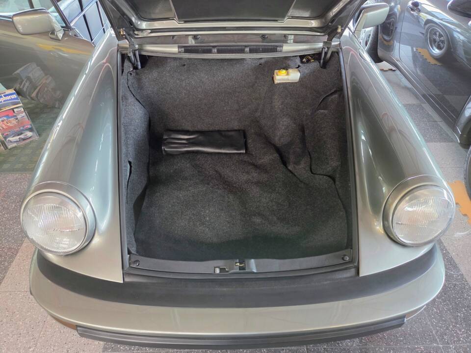 Bild 12/27 von Porsche 911 Carrera 3.2 (1987)