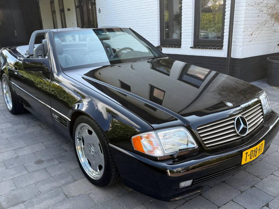 Imagen 2/11 de Mercedes-Benz SL 600 (1995)