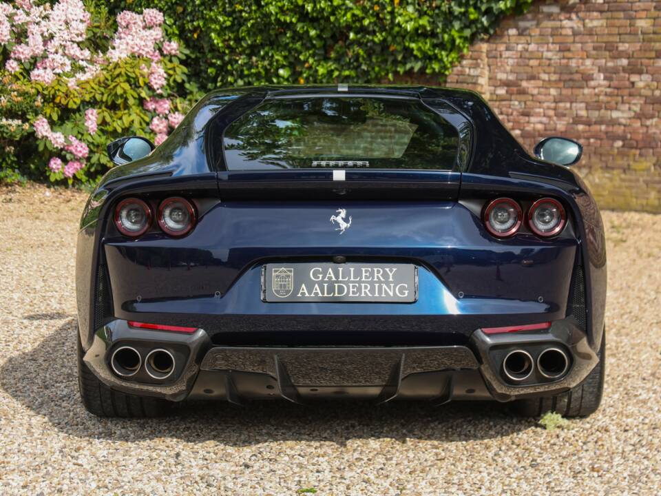 Image 41/50 of Ferrari 812 Superfast (2020)