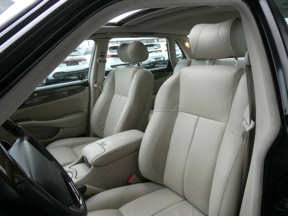 Image 10/21 of Jaguar XJR 4.0 (2001)