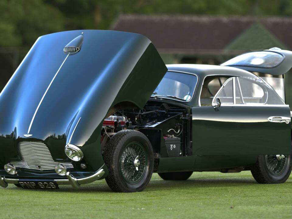 Image 19/50 of Aston Martin DB 2&#x2F;4 Mk II (1955)