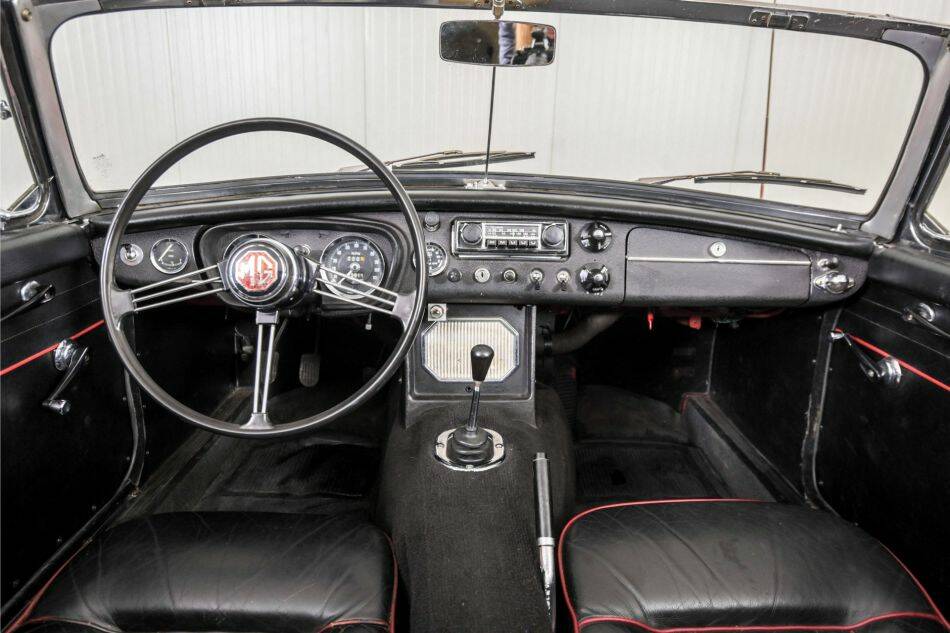 Imagen 65/82 de MG MGB (1967)