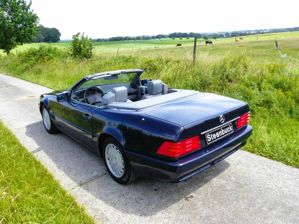 Mercedes-Benz 500 SL Roadster (R 129) dunkelblau 1990