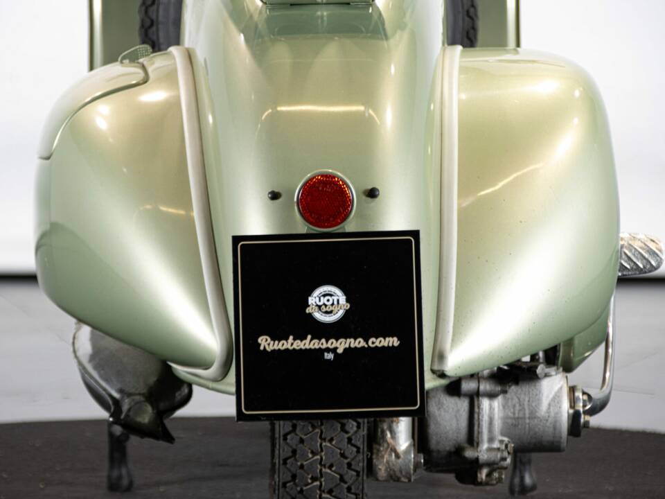 Immagine 14/50 di Piaggio Vespa 125 (1950)