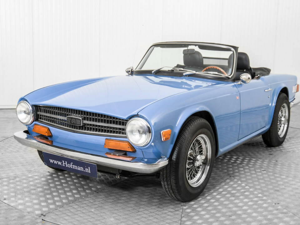 Immagine 18/50 di Triumph TR 6 (1973)