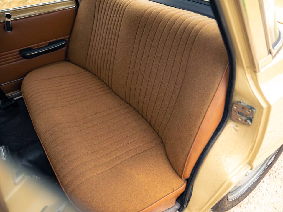 Image 10/18 of Alfa Romeo Giulia 1300 Super (1971)