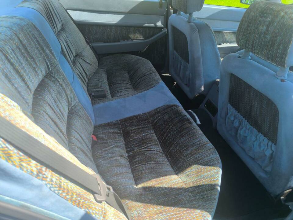 Image 20/22 of Maserati 422 (1991)