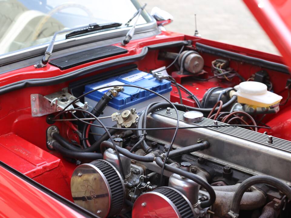 Image 20/49 of Triumph TR 6 (1976)