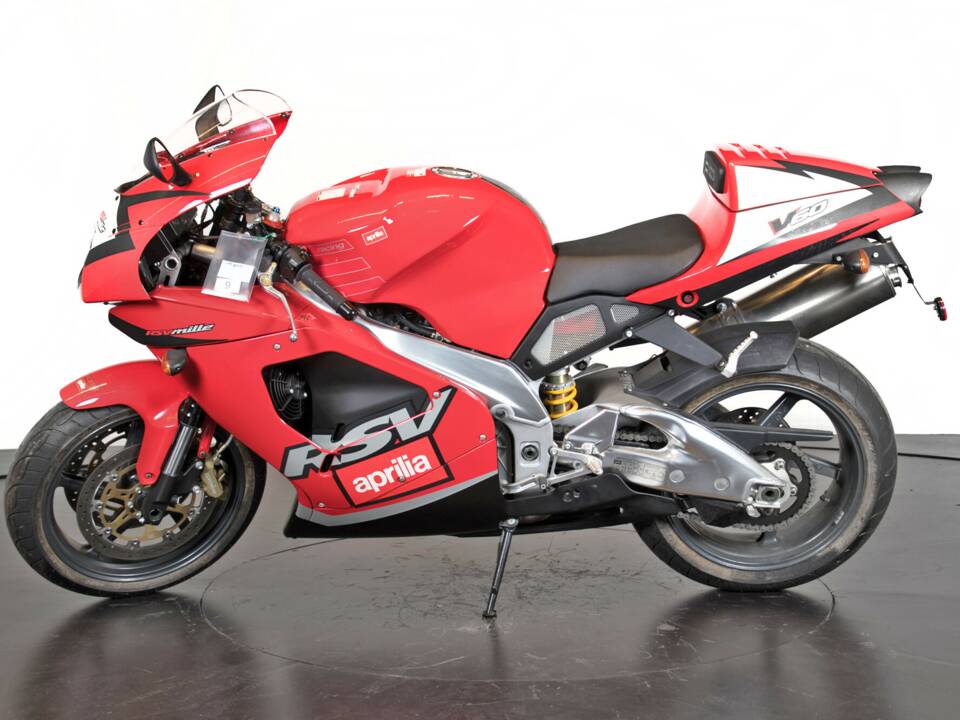 Image 1/21 de Aprilia RSV 1000 R (2000)