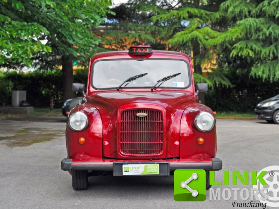 Image 8/10 of Austin FX 4 D London Taxi (1997)