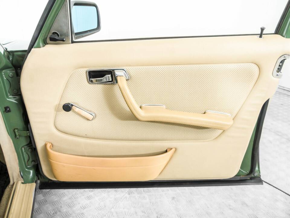 Afbeelding 33/50 van Mercedes-Benz 300 D (1978)