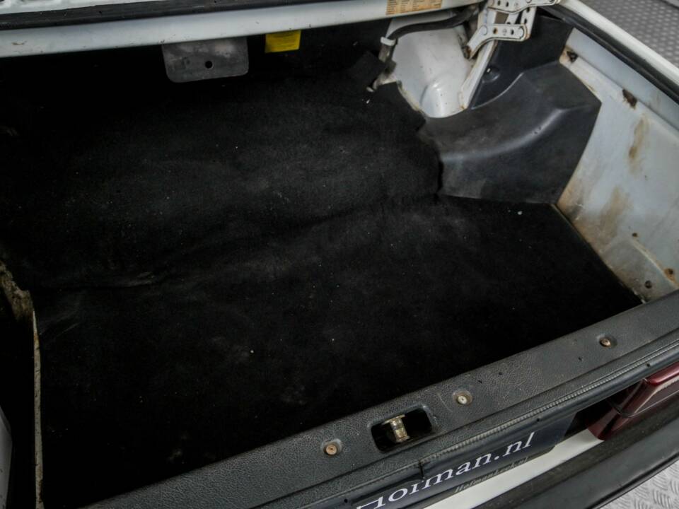 Imagen 42/50 de Volvo 244 GL D (1984)