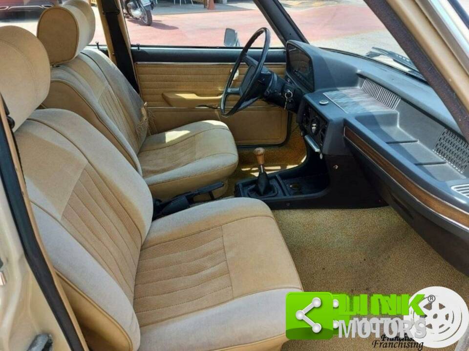 Image 7/10 de BMW 525 (1975)