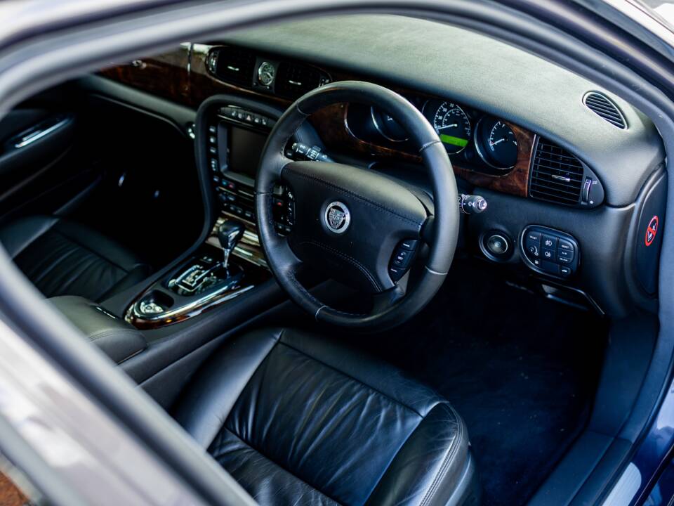 Afbeelding 24/47 van Jaguar XJ 2.7 D (2008)