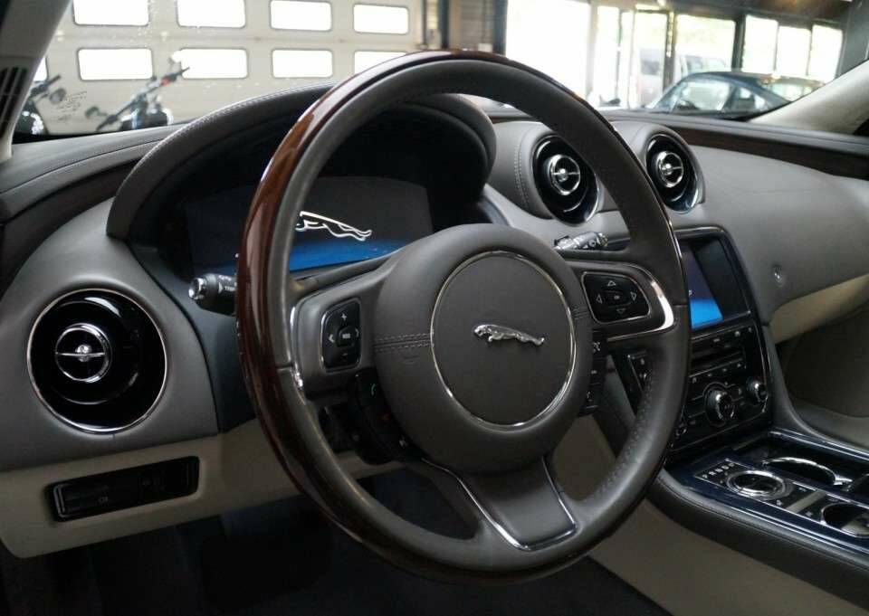 Imagen 7/32 de Jaguar XJ 5.0 (2011)