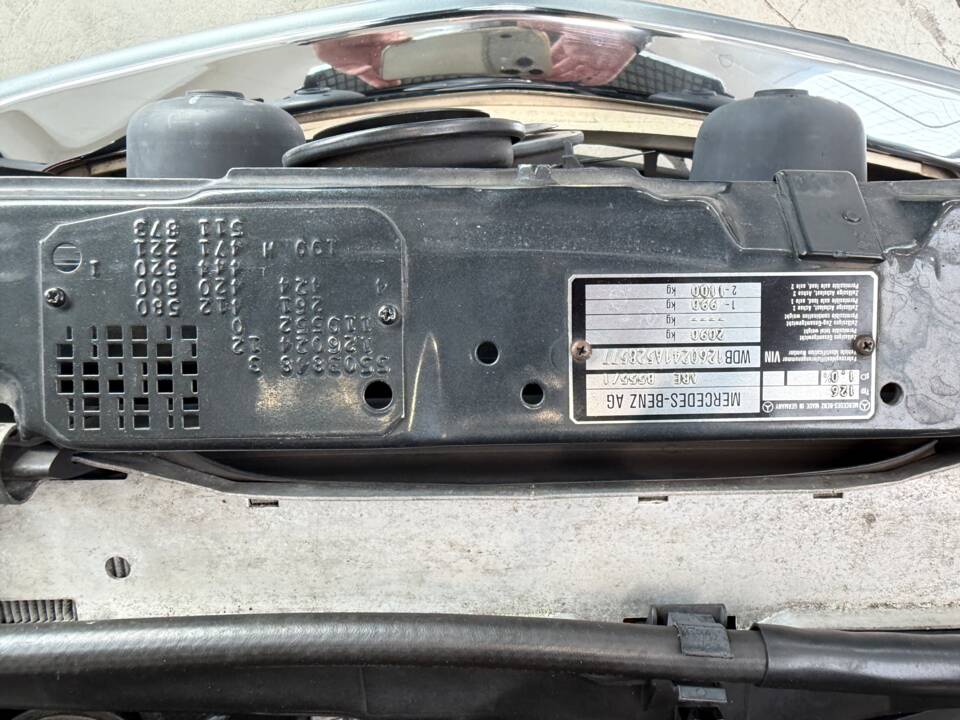 Bild 35/46 von Mercedes-Benz 300 SE (1990)