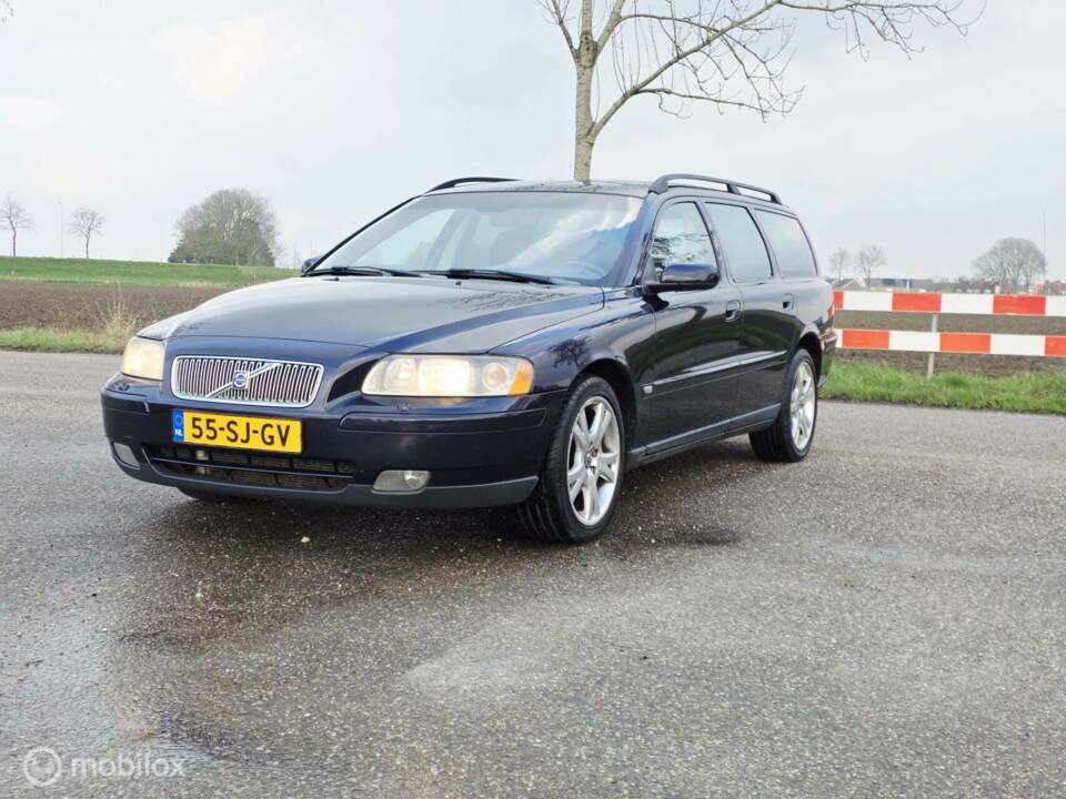 Imagen 4/32 de Volvo V 70 2.4 (2006)
