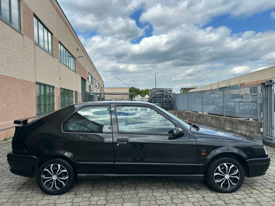 Image 3/19 de Renault R 19 1.7 TXE (1995)