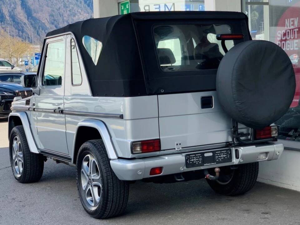 Image 5/16 of Mercedes-Benz G 400 CDI (SWB) (2001)