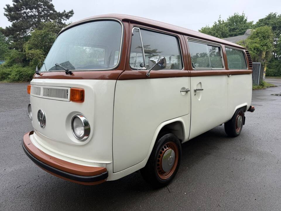 Bild 15/18 von Volkswagen T2b Kleinbus (1979)