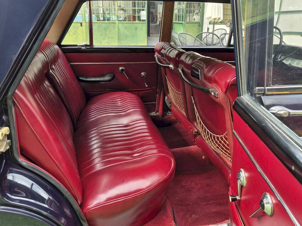 Bild 33/47 von FIAT 2300 (1961)