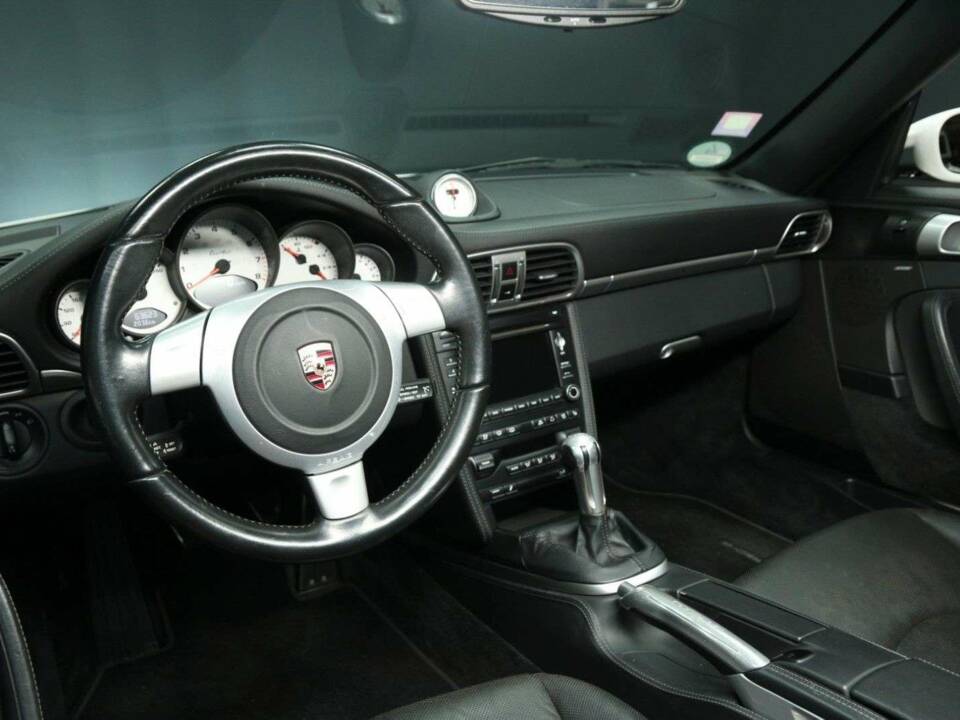 Image 14/30 of Porsche 911 Turbo (2009)