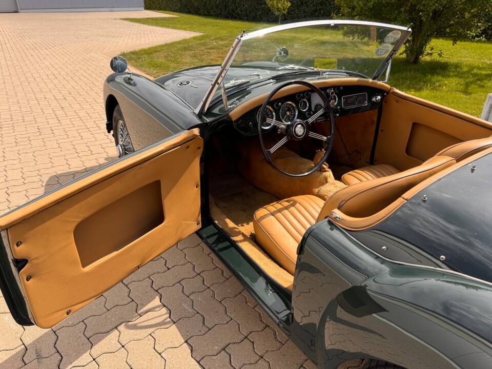 Image 30/79 of MG MGA 1600 (1961)