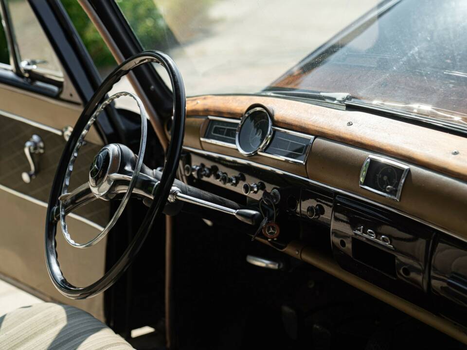 Image 30/50 of Mercedes-Benz 190 (1955)
