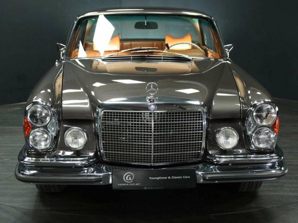 Image 9/30 of Mercedes-Benz 280 SE 3,5 (1970)