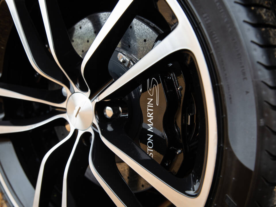 Immagine 68/98 di Aston Martin DBS (2010)