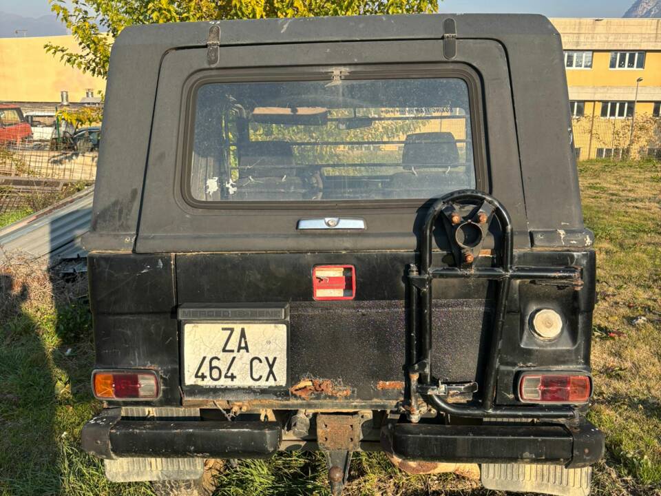 Image 7/53 of Mercedes-Benz 240 GD (SWB) (1982)