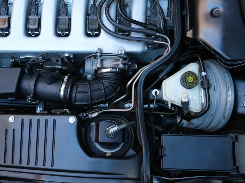 Image 56/100 of Mercedes-Benz SL 600 (1998)