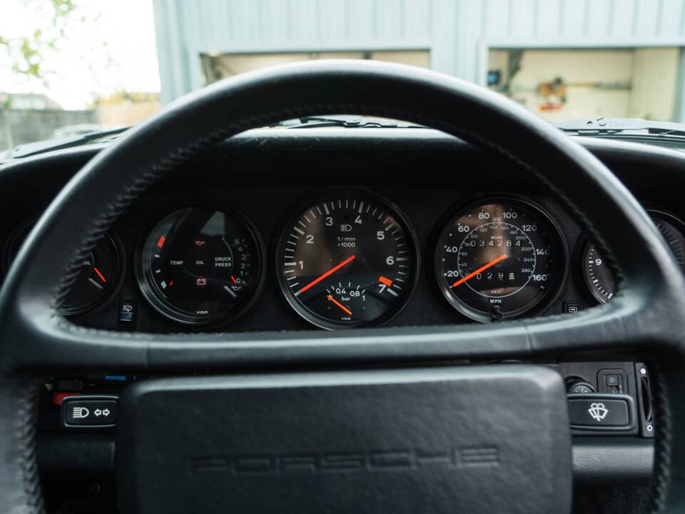 Image 37/67 of Porsche 911 Turbo 3.3 (1987)