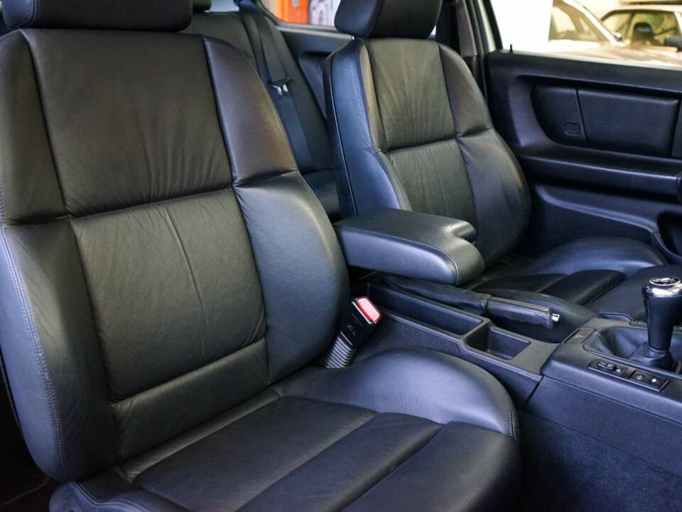 Imagen 20/32 de BMW 323ti Compact (1998)