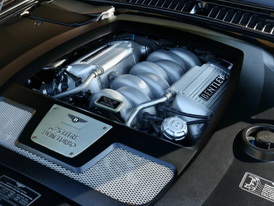 Image 4/50 de Bentley Azure (2008)