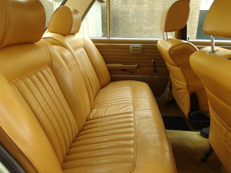 Image 73/95 de BMW 2500 (1977)