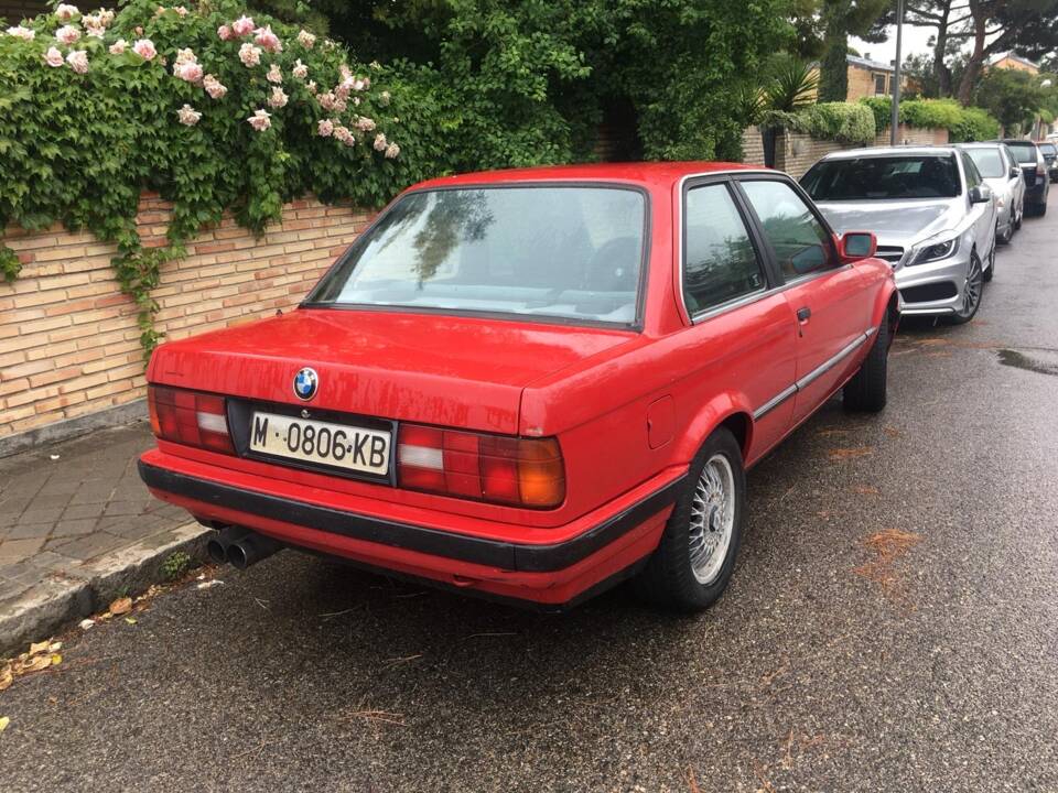 Imagen 178/180 de BMW 316i (1989)