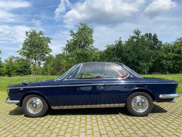 Image 4/79 of BMW 2000 CS (1969)