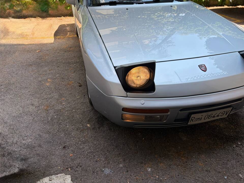 Image 42/98 of Porsche 944 Turbo S (1988)