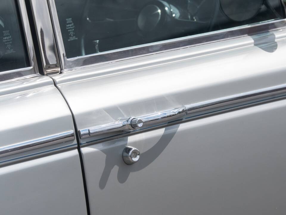 Image 16/50 of Rolls-Royce Silver Shadow I (1973)