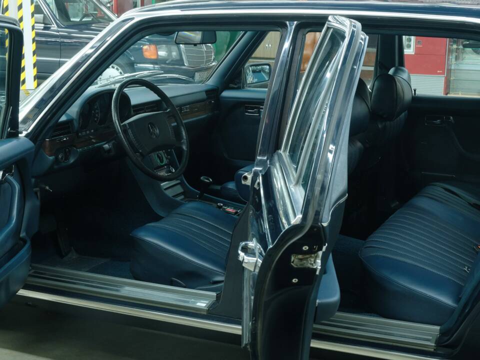 Image 18/50 de Mercedes-Benz 450 SE (1973)