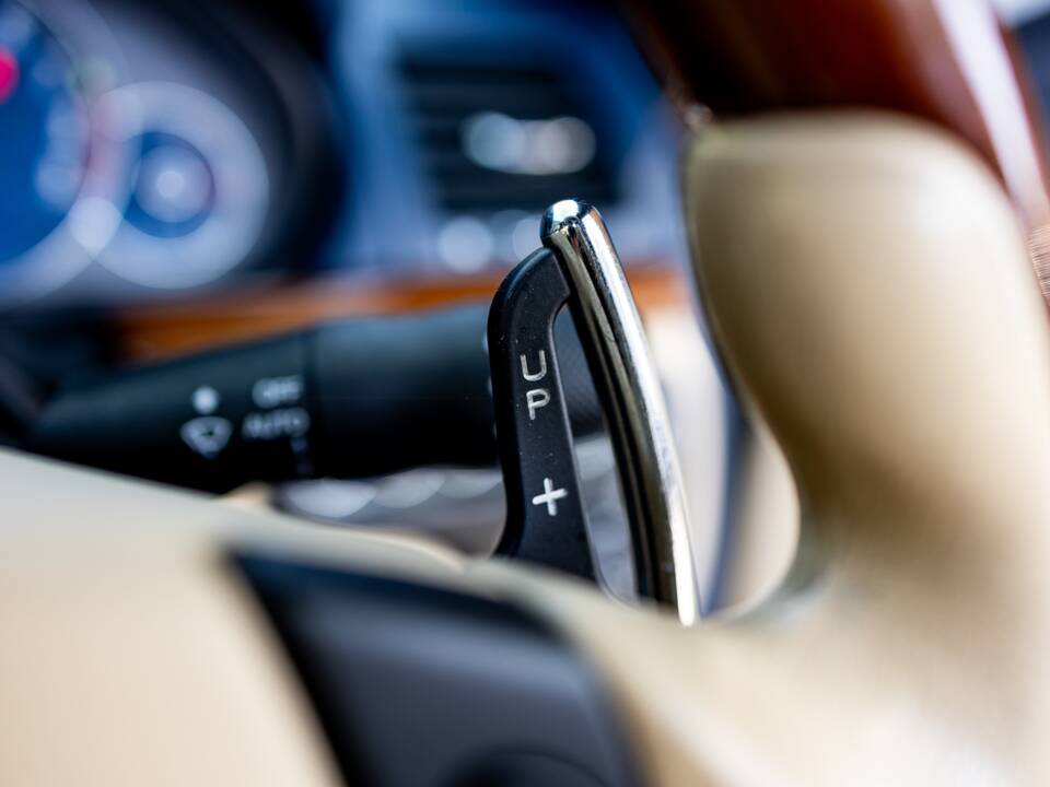 Bild 25/36 von Maserati GranCabrio 4.7 (2010)