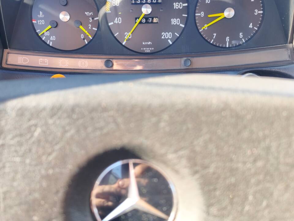 Bild 13/19 von Mercedes-Benz 200 (1980)