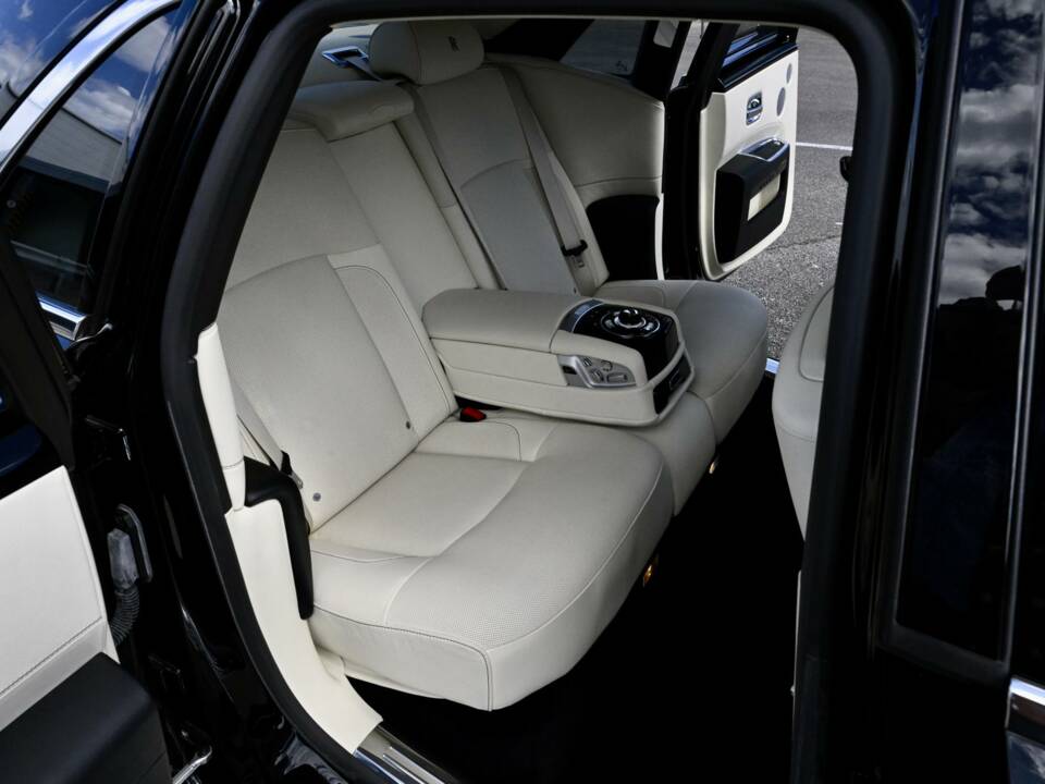 Immagine 27/50 di Rolls-Royce Ghost (2010)