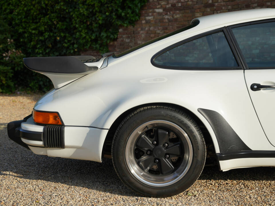 Image 46/50 of Porsche 911 Turbo 3.3 (1986)